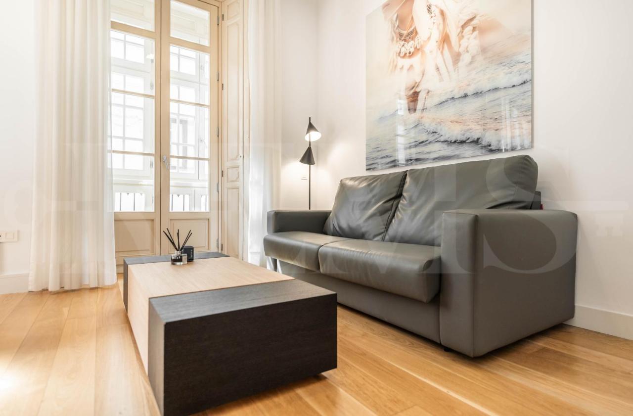 Appartement With Balcony In The Heart Of By Rems *